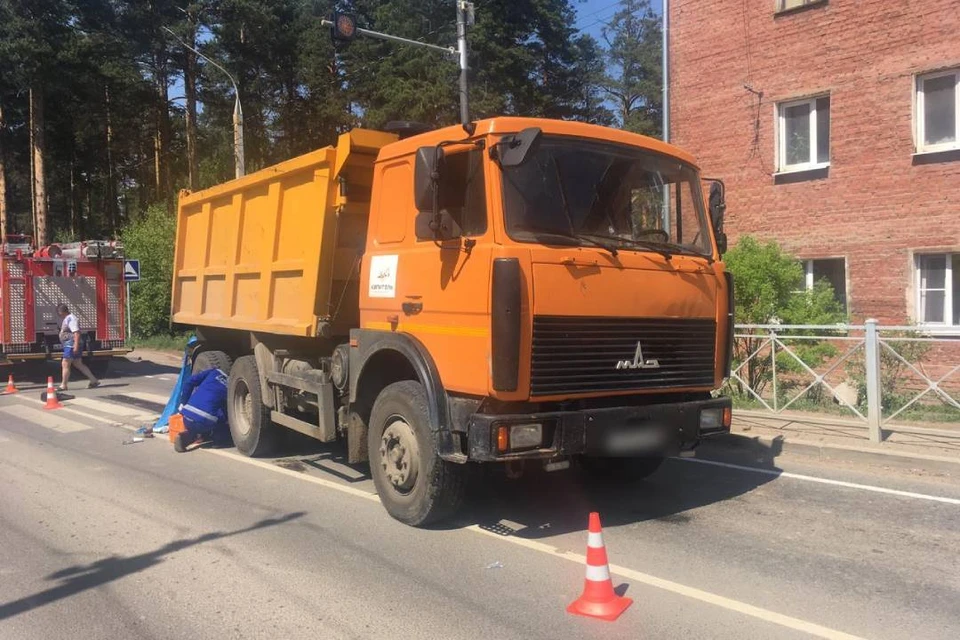 "Камаз" насмерть сбил пенсионерку на пешеходном переходе в Иркутском районе
