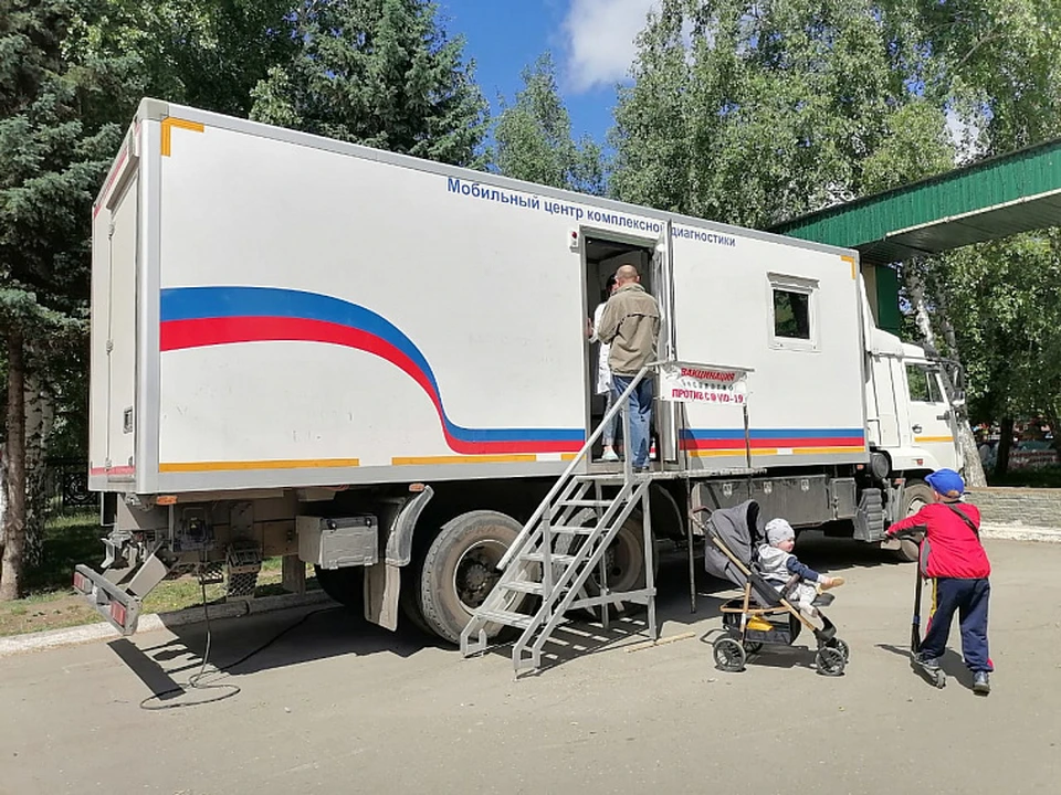Мобильный медицинский комплекс будет работать у входа в барнаульский зоопарк «Лесная сказка».