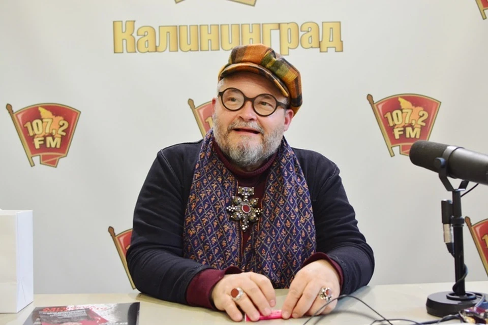Александр Васильев в студии радио "Комсомольская правда".