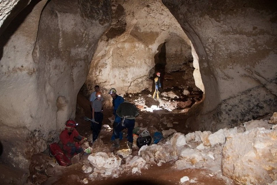Высота сводов пещеры до 14 метров. Фото: Российский союз спелеологов