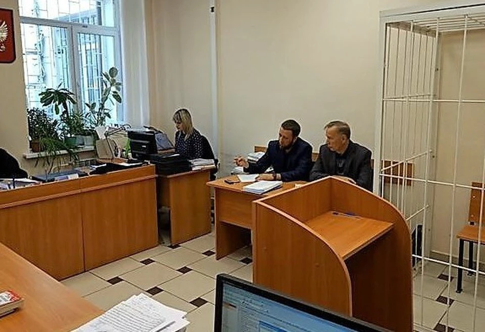 Кирилин (на фото - справа) вину не признал
