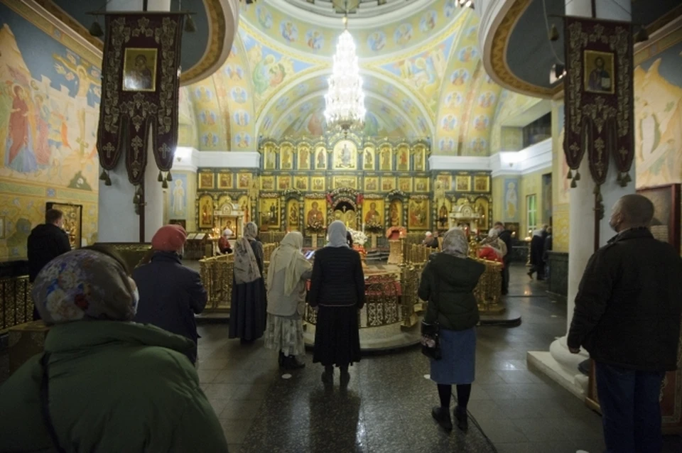 Православные христиане отмечают День Пресвятой Троицы