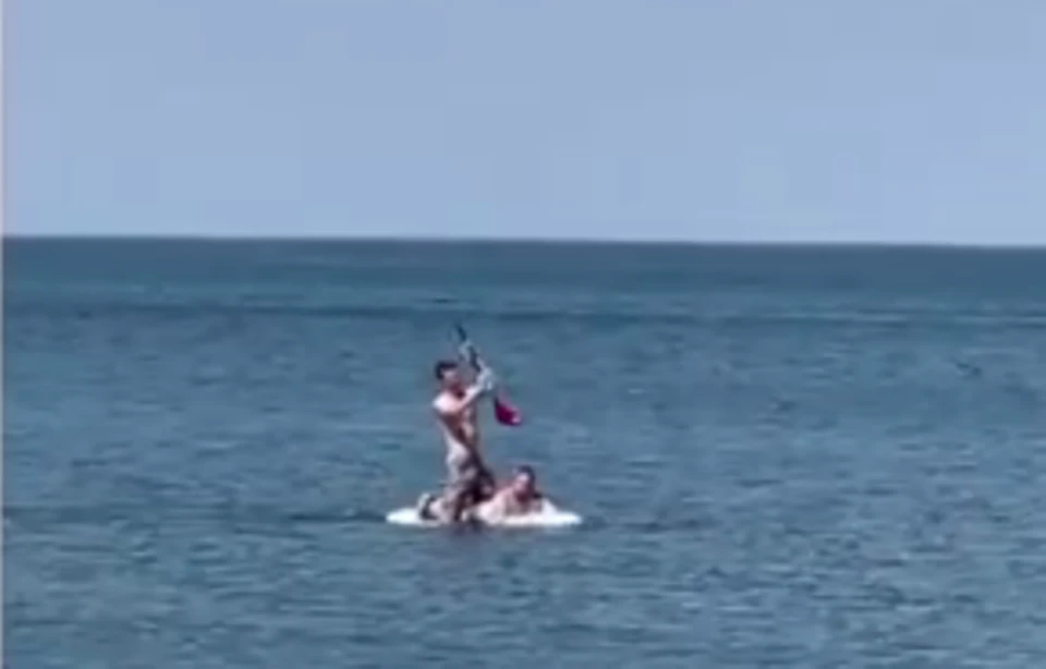 Момент спасения сняли другие отдыхающие.
