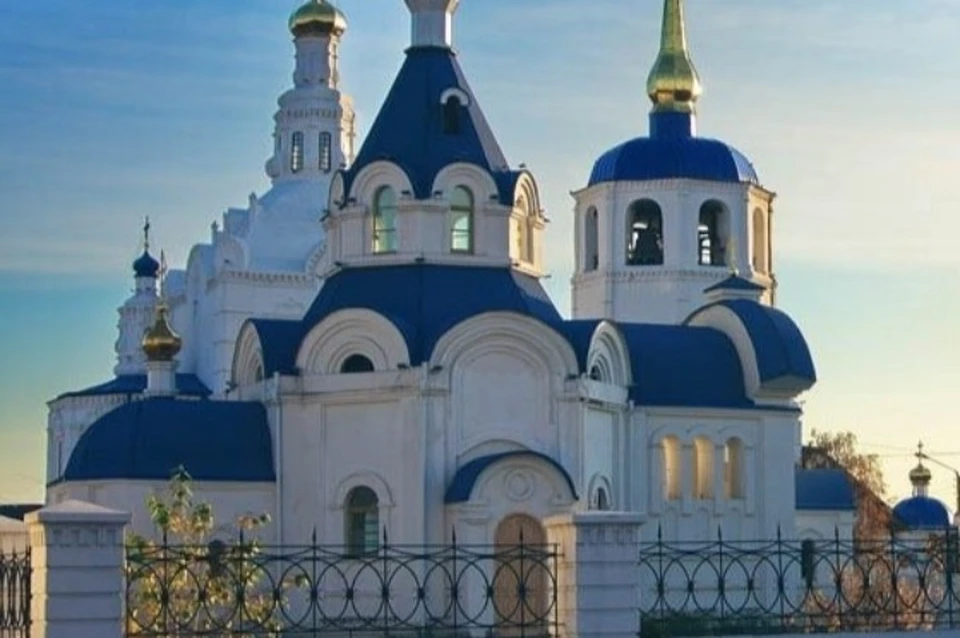 Смотрели на город: парни, которые залезли на храм в Бурятии, извинились. Фото: Улан-Удэнская епархия.