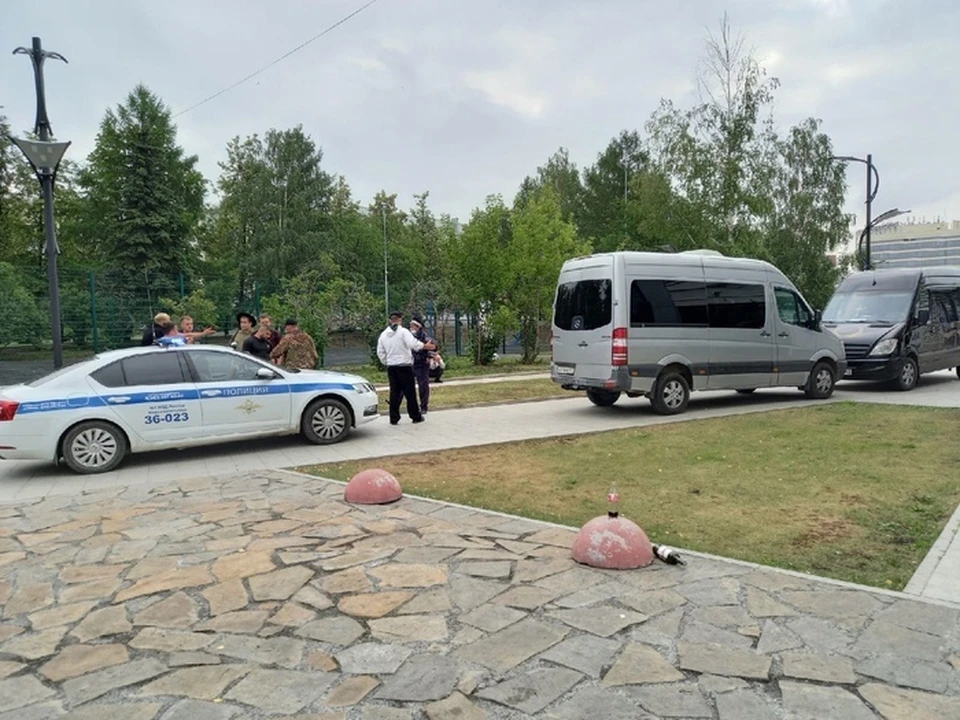 На водителей составили протоколы об административном нарушении. Фото: Антон Барышников