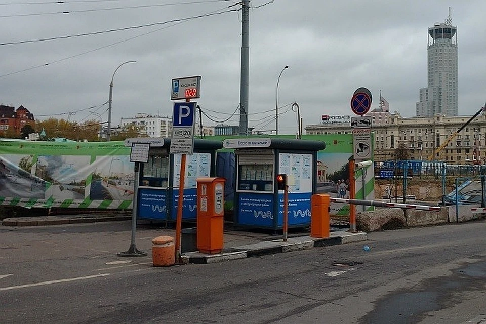 В выходные и праздники парковаться можно будет бесплатно.