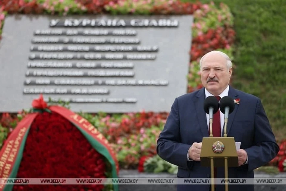 В День Независимости Александр Лукашенко выступил перед собравшимися у "Кургана Славы". Фото: БелТА