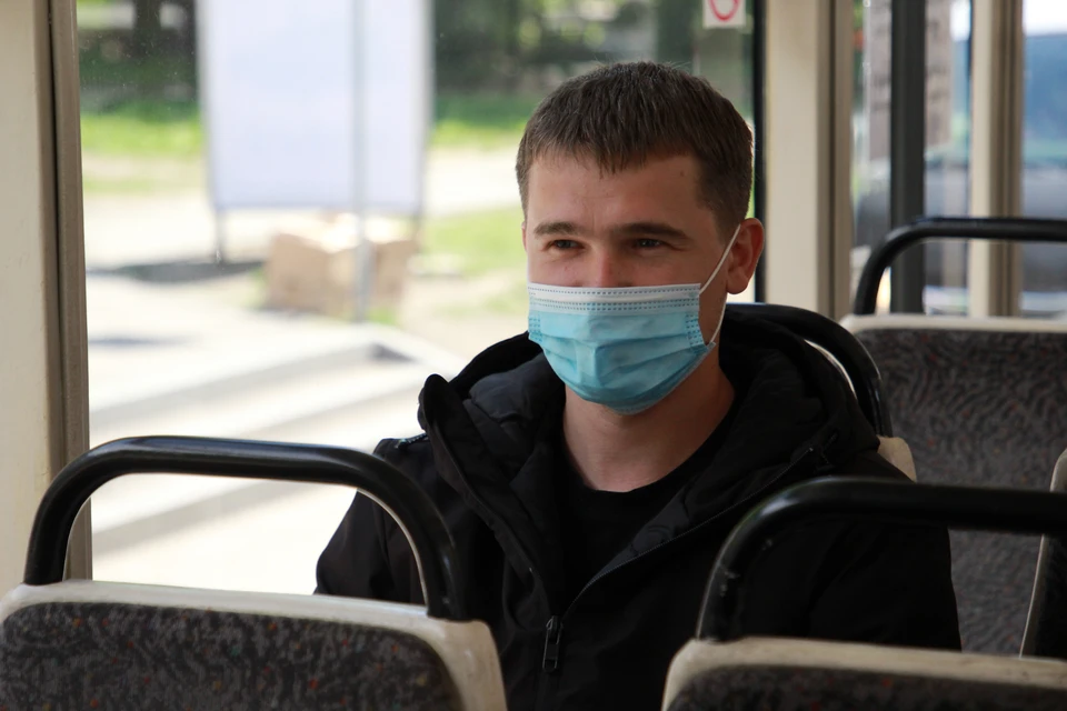 В Омске обсудят новые ограничения по коронавирусу.