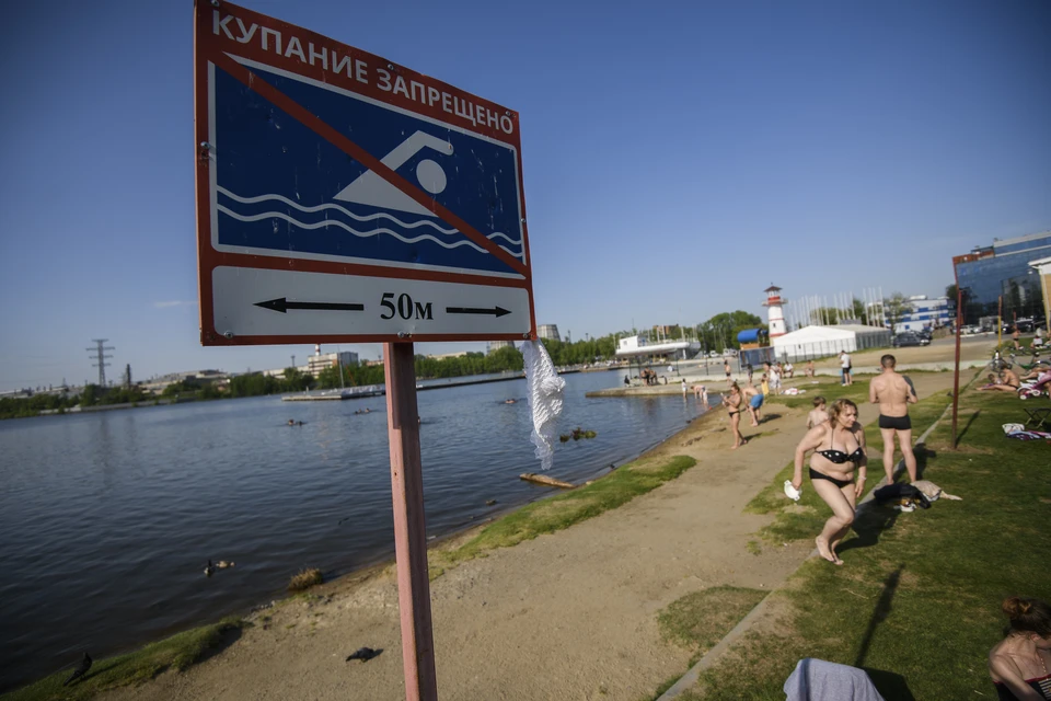 Девочку оставили без присмотра