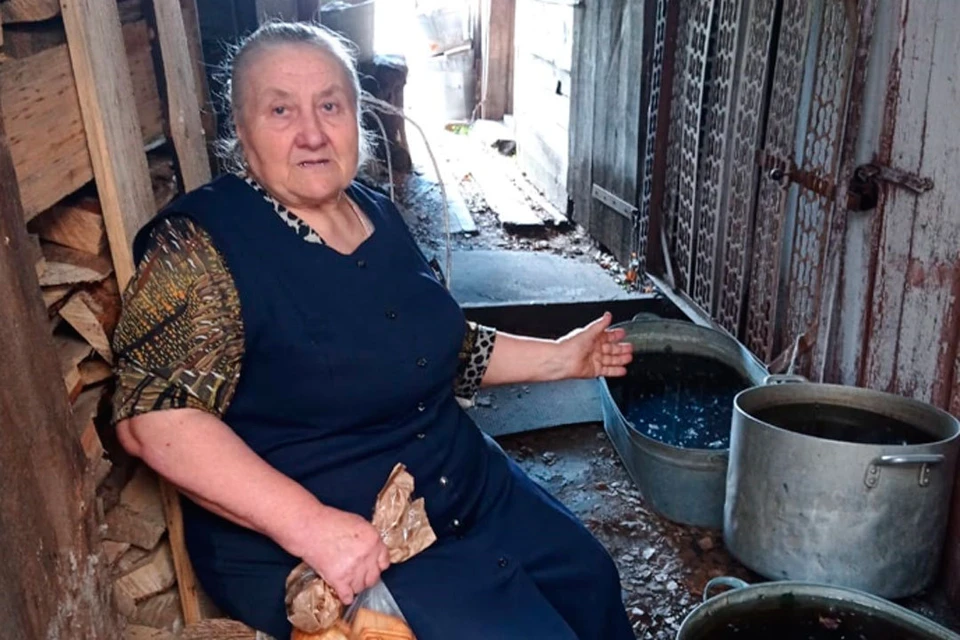 На бытовые нужды баба Нина использует дождевую воду