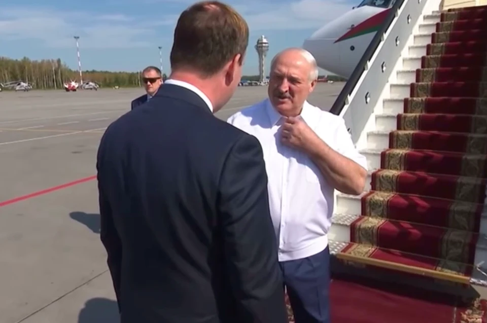 Лукашенко оценил аномальную жару в Петербурге