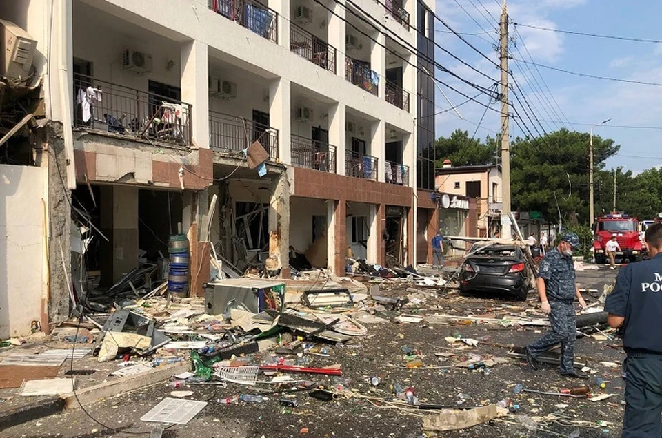 Гостиницу восстанавливают после взрыва