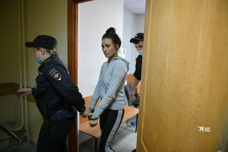 Следователи будут ходатайствовать об аресте девушки