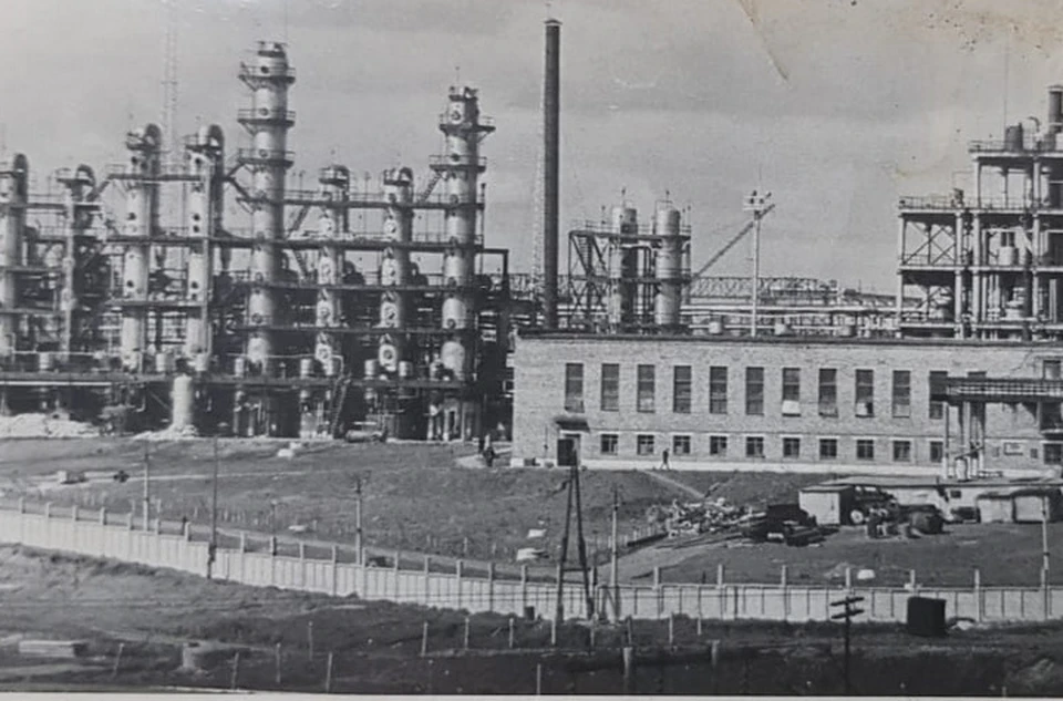 Именно в 1970-1980е годы завод стал признанным лидером советской нефтехимии