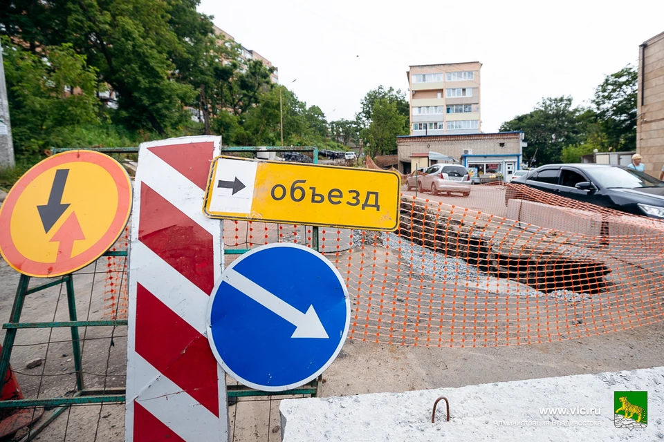 На участке будут введены временные ограничения для движения автомобилей. Фото: Евгений Кулешов.