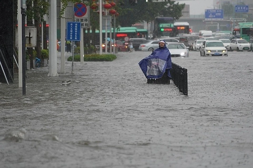 Число жертв наводнения в Китае увеличилось до 51