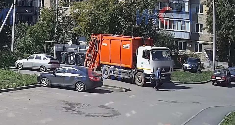 Происшествие сняла камера наружного наблюдения. Фото: vk.com/insit