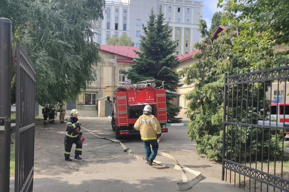 Пожарные вывели людей из дома ребенка