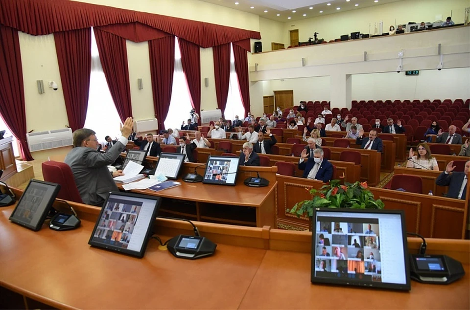 В донском Парламенте прошло очередное заседание. Фото: пресс-служба ЗС РО