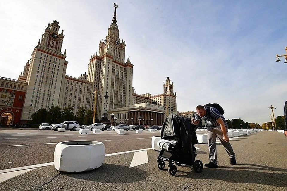 Москвичам пообещали теплую и облачную погоду
