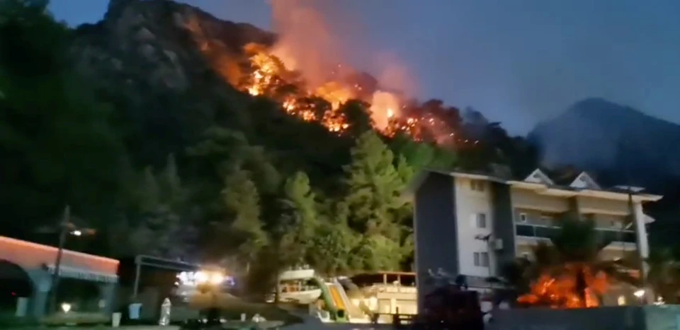 На юге Турции из-за лесных пожаров пострадали 78 населенных пунктов