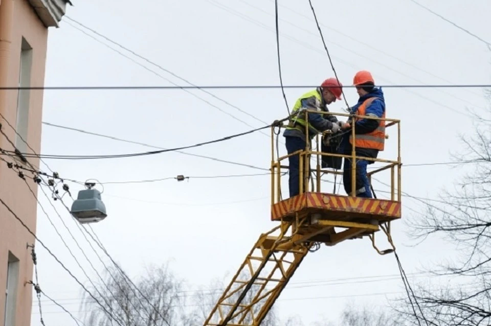 Жители 6 улиц Правобережного округа остались без света из-за аварии в Иркутске