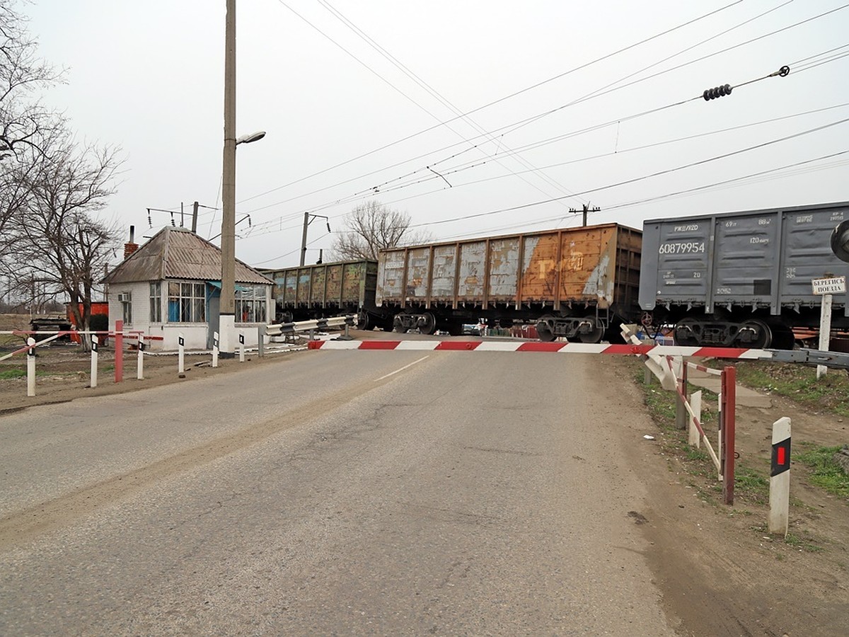 Искали пассажиров по лоскуткам от одежды: воспоминания очевидца о крушении  поезда в Каменске - KP.RU