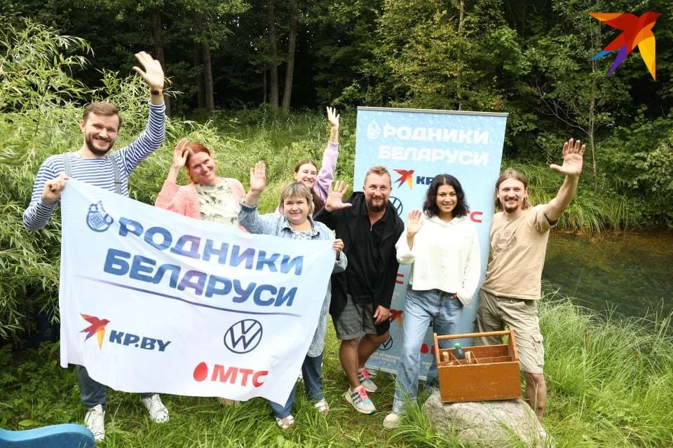 Наша дружная команда уже посетила первый родник, в плане на сегодня - еще два