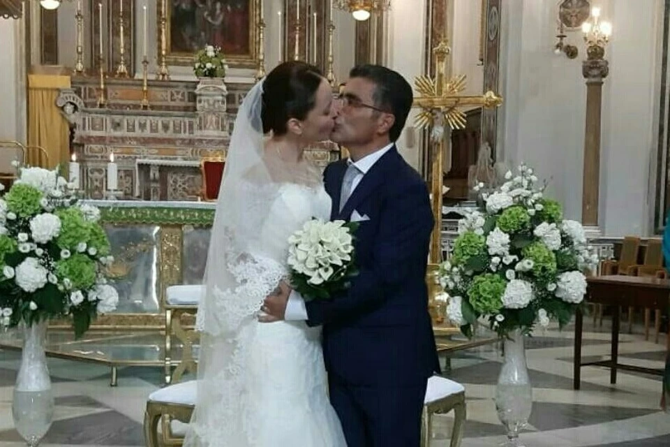 Алина и Джампауло во время церемонии венчания. Фото предоставлены героиней