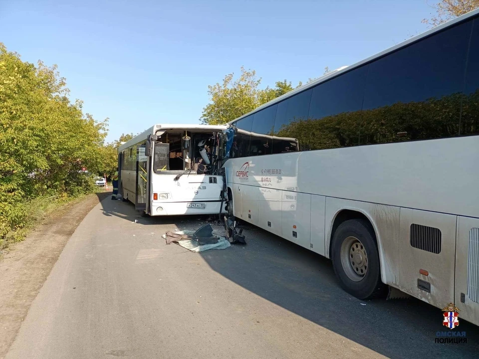 В одном из автобусов во время ДТП было 20 пассажиров.