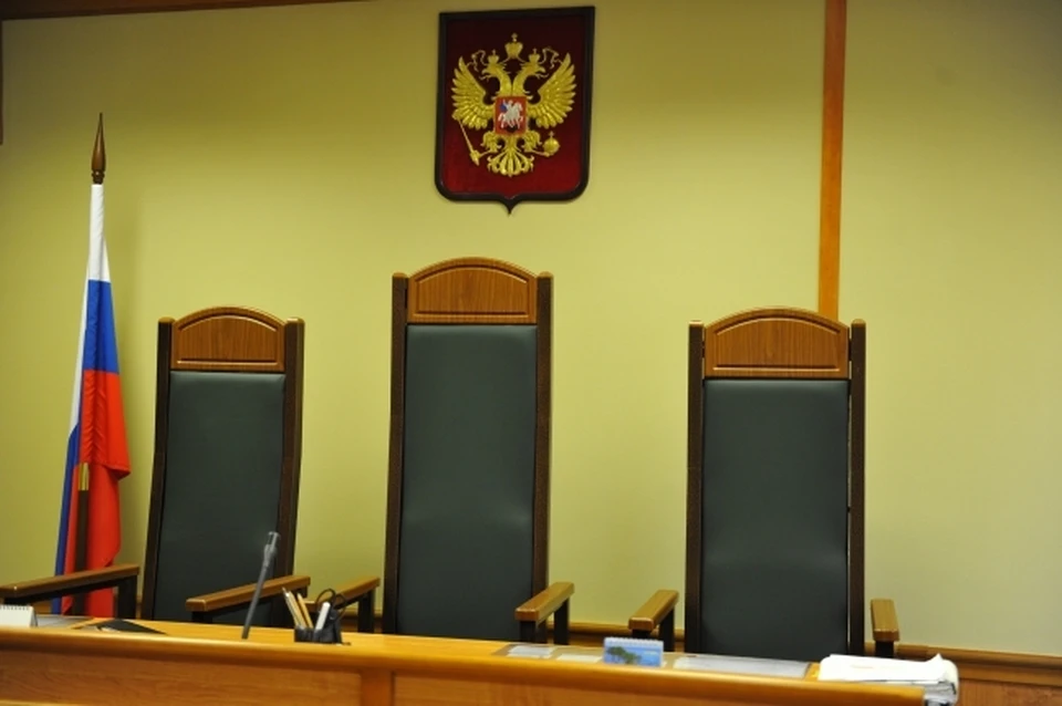 Мужчина в своей квартире за деньги зарегистрировал пять человек.