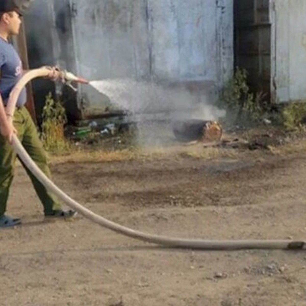 Так огонь или вода? Вместе с химиком разбираем версию МЧС о причине взрыва  баллона в Башкирии, из-за которого погиб мальчик - KP.RU