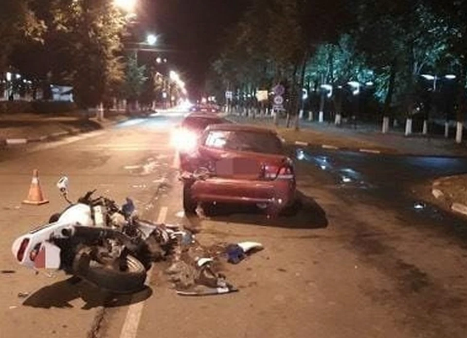 Водитель мотоцикла получил травмы и был доставлен в больницу