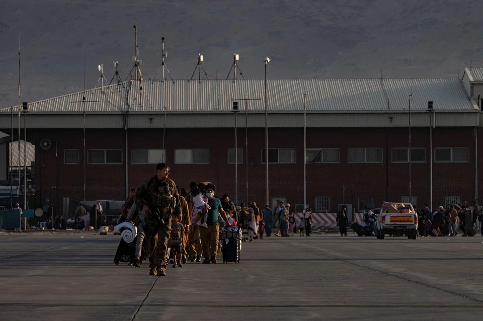 Количество раненных при взрыве у аэропорта Кабула возросло до 50