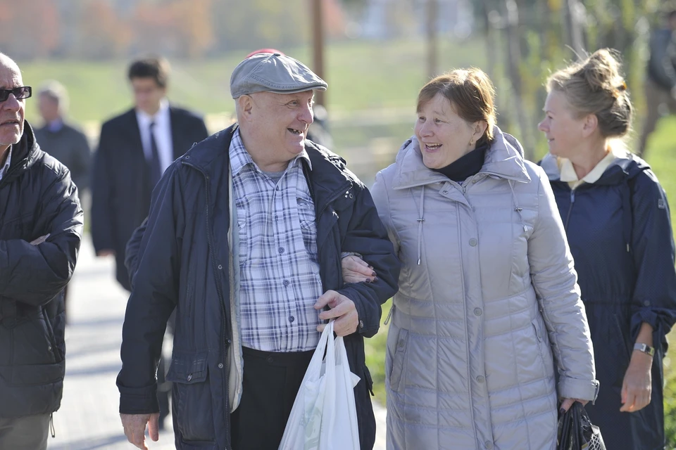 Подарок пенсионеры смогут получить 17-19 сентября на своем избирательном участке