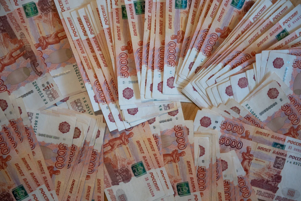 Два незнакомца ограбили студента.