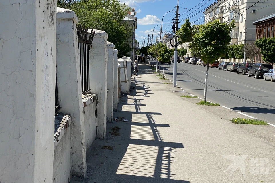 Вдоль улицы Свободы в Рязани отремонтируют старинный забор.
