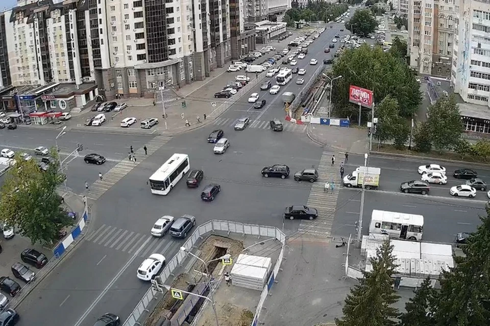 Перекресток Цюрупы-Кирова // скриншот с камер "Уфанет"