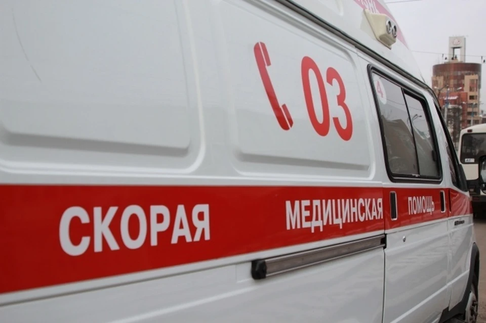 В Новосибирске полицейский сбил женщину, переходившую дорогу.