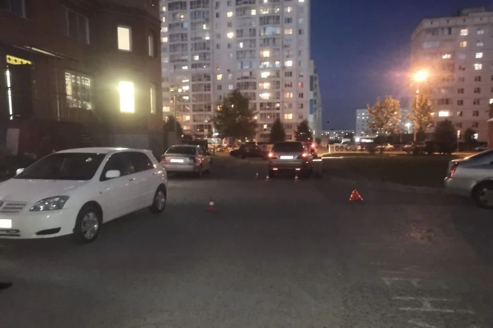 В Новосибирске иномарка сбила ребенка, переходившего дорогу.