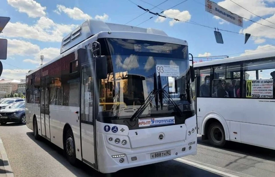 В Крыму начали ходить два новых автобуса по маршруту «Неаполь Скифский – площадь Амет-Хана Султана». Фото: пресс-служба администрации Симферополя