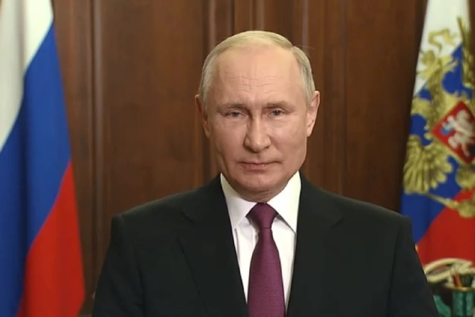 Путин: "Мы должны создать все условия для того, чтобы как можно больше граждан России – не менее 70 процентов к 2030 году – могли систематически заниматься спортом и физической культурой"