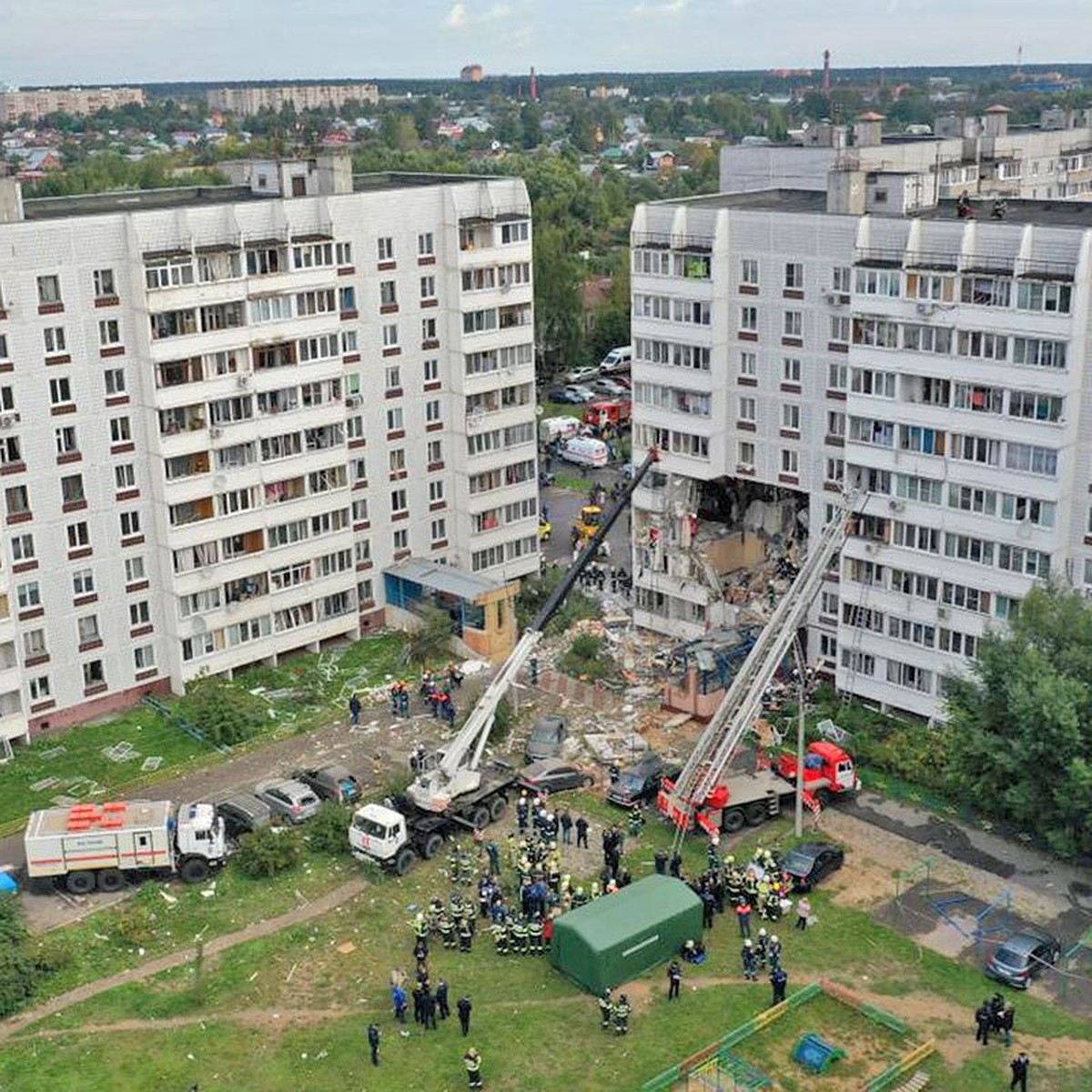 Взрыв газа в жилом доме в Ногинске: из-под завалов извлекли тела четырех  погибших, но жертв может быть больше - KP.RU