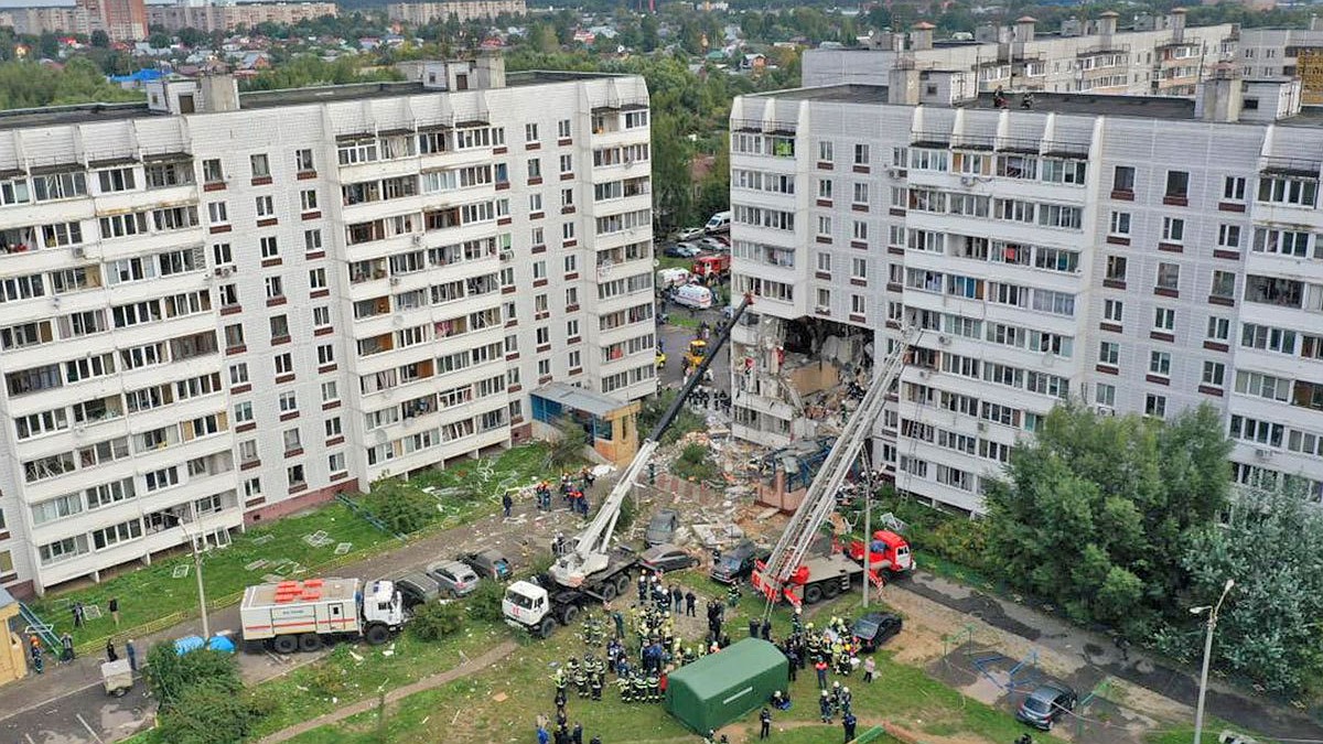 Взрыв газа в жилом доме в Ногинске: из-под завалов извлекли тела четырех  погибших, но жертв может быть больше - KP.RU