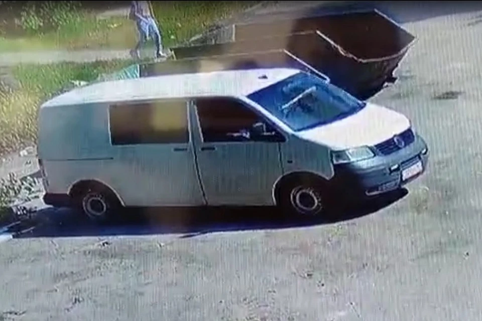 Один из нарушителей был на на микроавтобусе Volkswagen. Фото: пресс-служба администрации Ростова