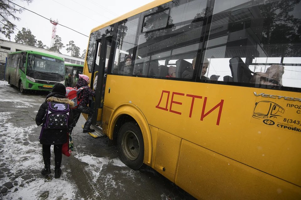 На автобусах перевозят в общей сложности 13 тысяч детей из 1415 населённых пунктов.
