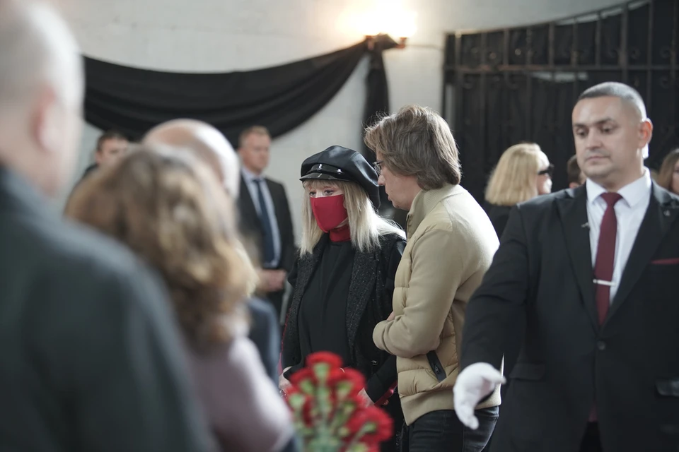 Алла Пугачева не могла пропустить траурную церемонию. Фото: Виктор Чернышов