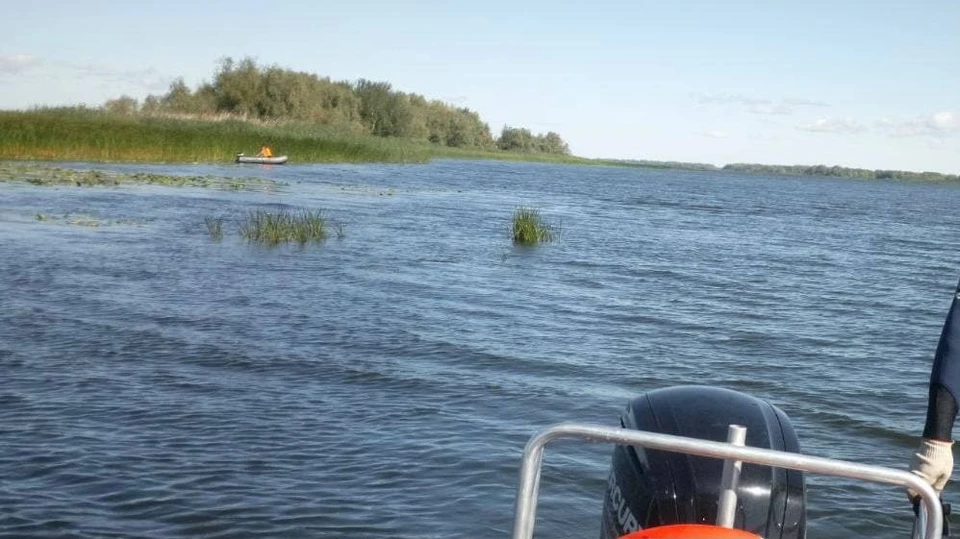 Водолазы достали тело