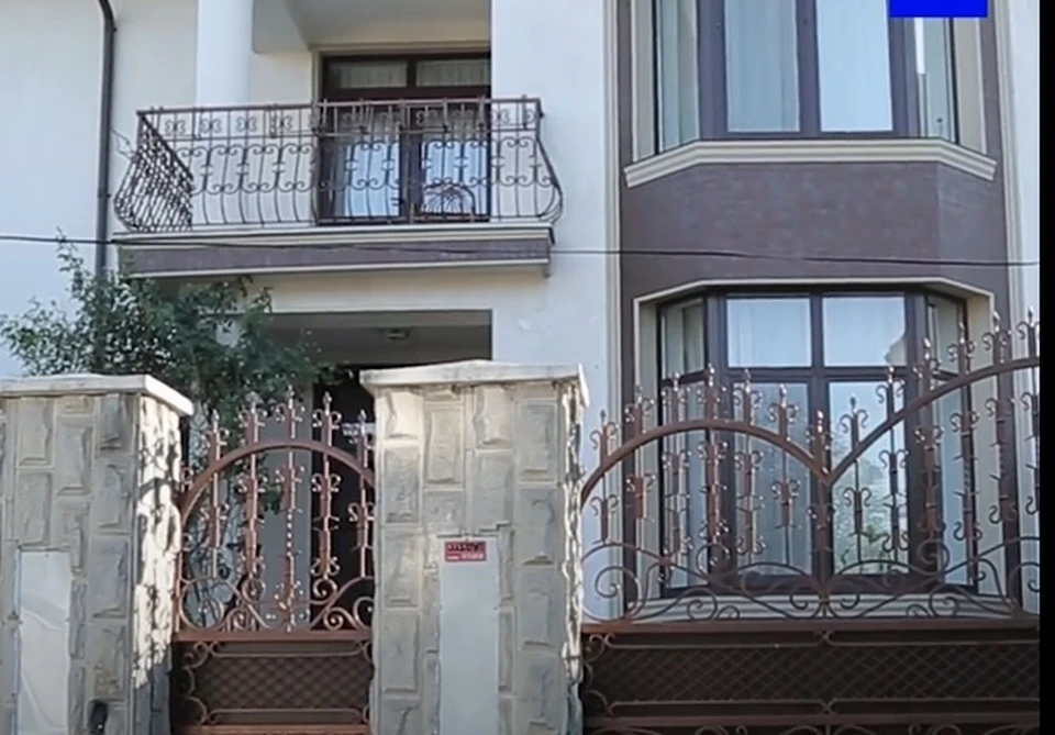 Дом, в котором живет премьер Наталья Гаврилица. Фото: скриншот видео.