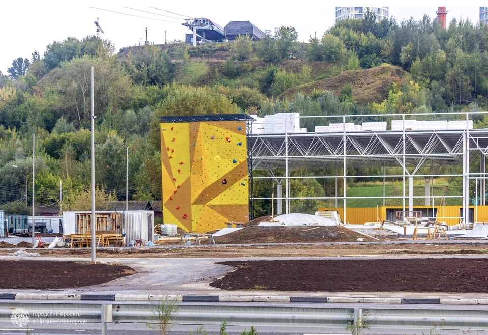 Скейт-парк со скалодромом начали устанавливать на Гребном канале в Нижнем Новгороде Фото: группа Вконтакте «Городские проекты в Нижнем Новгороде»